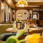 Hotel Loewen