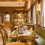 Hotel Loewen
