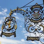 Loewen 3*