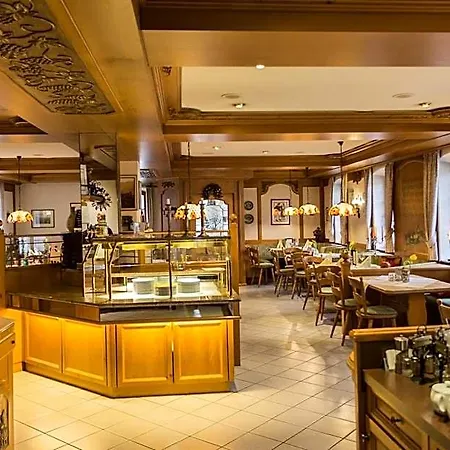 Loewen Hotel 3*