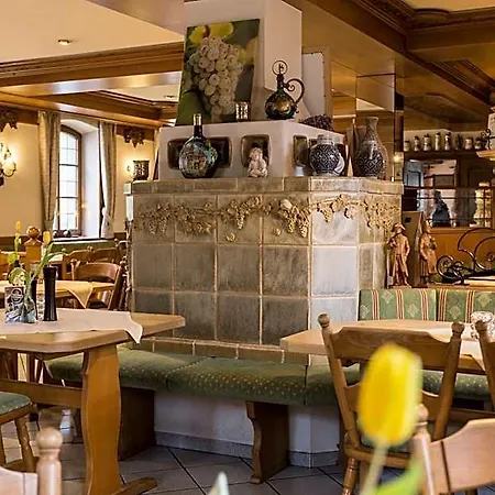 Hotel Loewen 3*