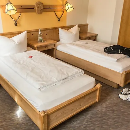 Löwen 3* Randersacker