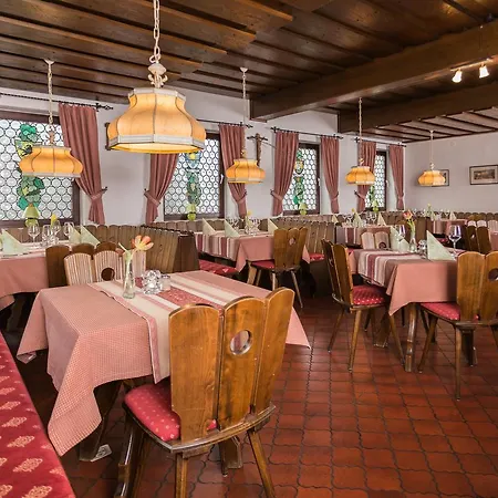 Loewen Hotel 3*